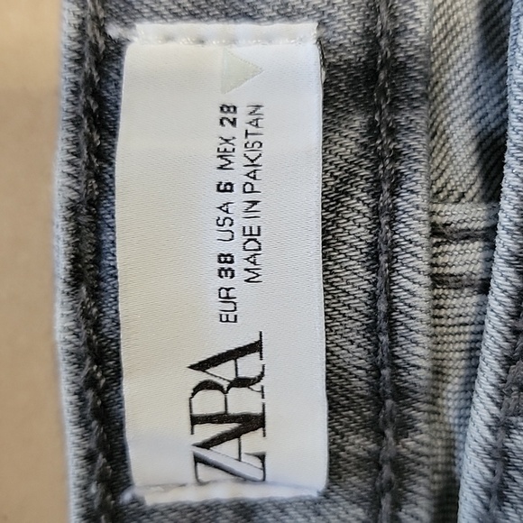 Zara Gray High Rise, Split Hem Distressed Size 6 Jeans, Gently Used Condition - Picture 2 of 15